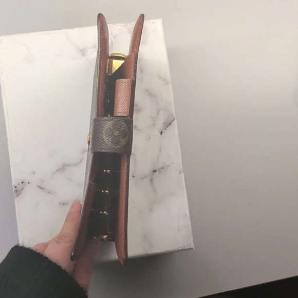 Louis Vuitton Monogram Agenda MM (Personal Size Planner/Agenda) - Picture 12 of 14